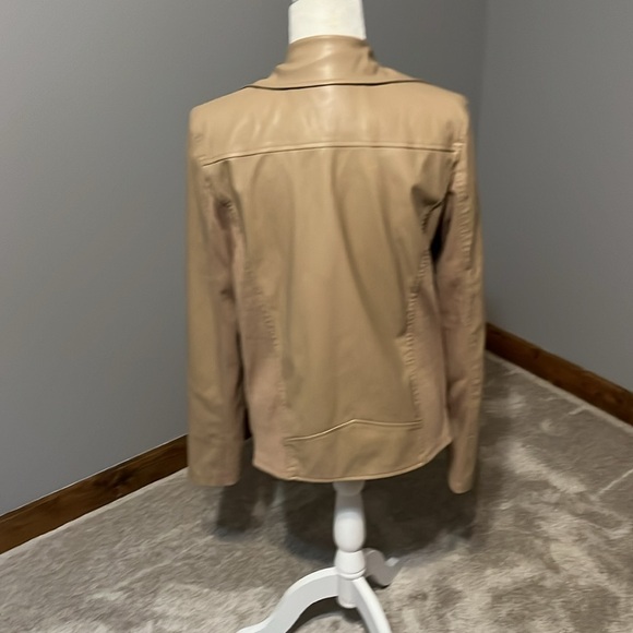 Faux leather jacket with sweater insert and gold detail in size 8 - Picture 2 of 4